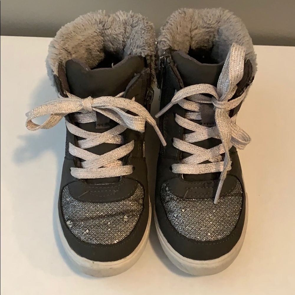 Sz 12 Oshkosh Girls Hightop sneakers w/ faux fur